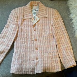 Escada Pink Blazer with Notched Collar and Tailored Silhouette